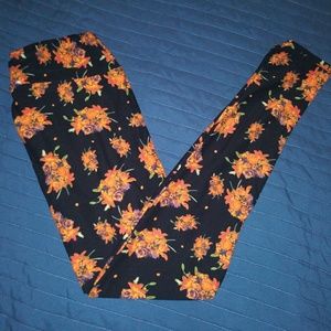 LuLaRoe Leggings One Size (0-12)